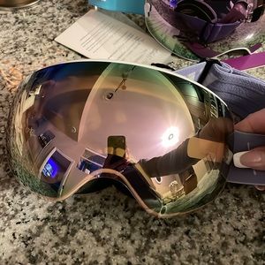 Women’s snowboarding/ski glasses
